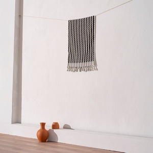 Serviette turque à pompons en zigzag, noir et blanc, 17x38 pouces - Product Image 6