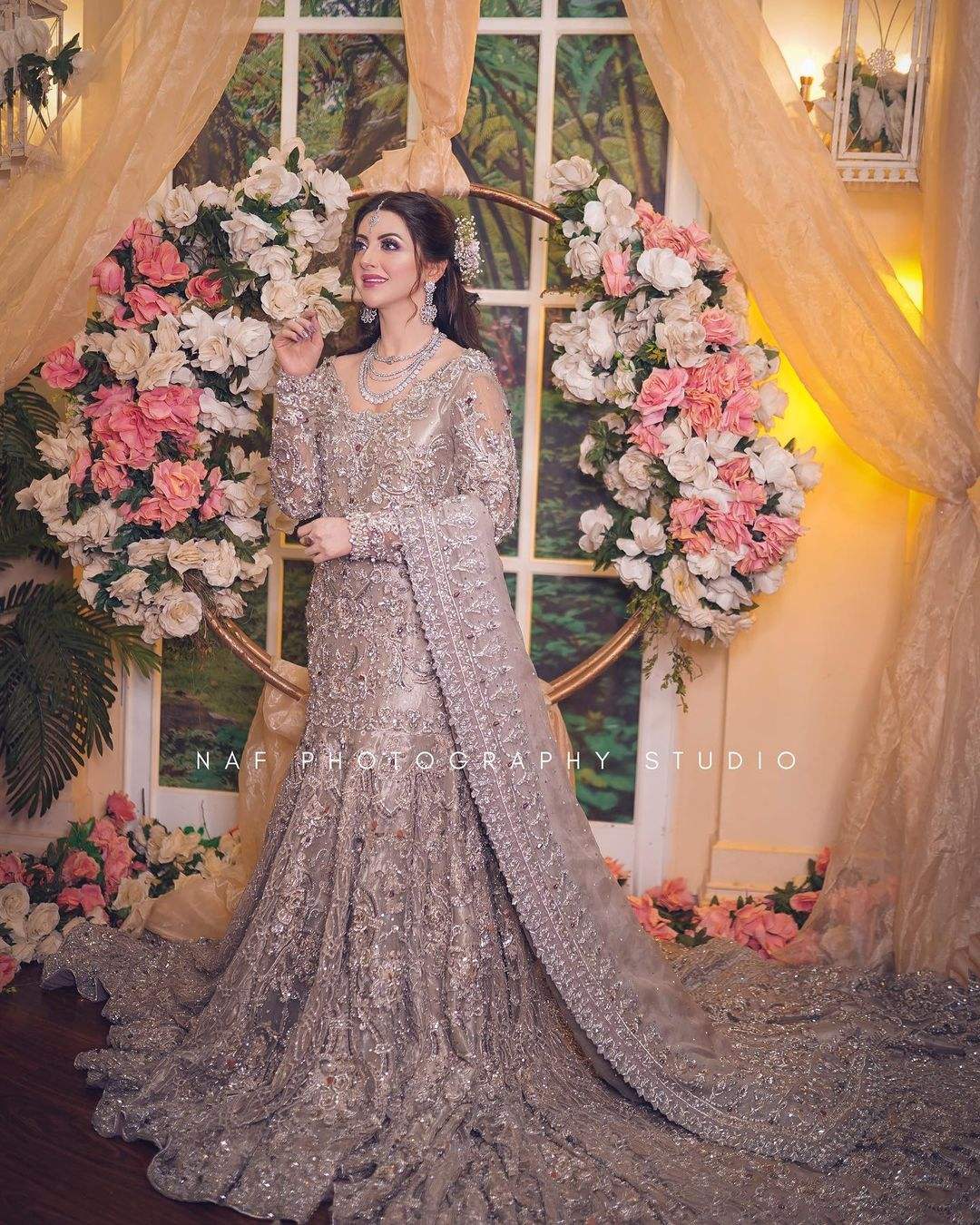 golden dress for wedding party