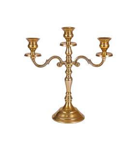 Candelabro de metal vintage único que mejora el estilo de la decoración del hogar con una presentación artística de luz de velas que crea un ambiente acogedor. - Product Image 1
