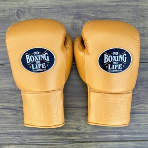 ชุดฝึกซ้อมมวยไทย No Boxing No Life สีเหลืองแบบกำหนดเอง คุณภาพสูง พร้อมอุปกรณ์ป้องกันศีรษะและอุปกรณ์ป้องกันขาหนีบ ทำจากหนังแท้ สำหรับฝึกซ้อมมวยไทย - Product Image 5
