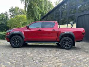 Toyota Hilux Nueva/Usada, Transmisión Automática, Color Rojo Metálico, 4 Cilindros, Potencia 150 kW 204 hp - Product Image 5