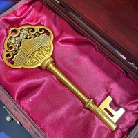 Conception personnalisée en alliage de zinc métal antique artisanat pour souvenir clé d'or