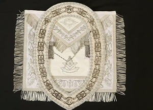 Delantal Blanco Masónico de Ex-Maestro Masón, 100% Piel de Cordero Y Cuello Bordado a Mano - Product Image 2