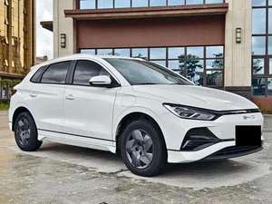 E-2 2024, Portaequipajes Metálico Automático con Asientos de Cuero, Batería de Litio, Características Premium, Autonomía NEDC de 601-700 km, Motor de 200-250 kW - Product Image 3