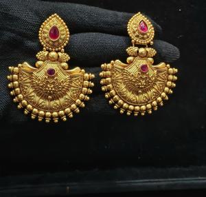 Pendientes Étnicos de Primera Calidad Chapados en Oro con Acabado Antiguo, Estilo Tradicional, Colecciones para Bodas, para Mujeres y Niñas - Product Image 1