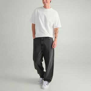 Jeans en denim noir délavé à coupe ample pour hommes, logo brodé personnalisé en gros, design de haute qualité, 100% coton - Product Image 3