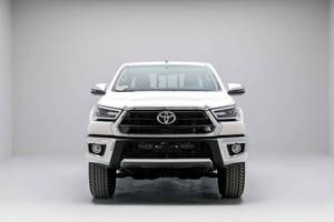 ¡Bajo Costo! HILUX 2025 DOBLE CABINA 2.7L 4 Cilindros 4x4 Automático Asientos de Tela SUV / Camioneta Volante a la Izquierda - Product Image 2