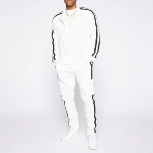 Survêtement pour hommes imprimé par sublimation personnalisée de haute qualité en gros coupe-vent et respirant pour la saison de printemps - Product Image 1