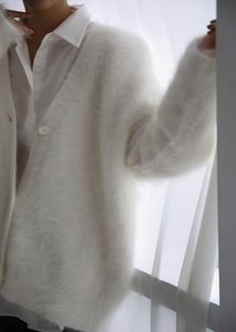 Pull-over en tricot moelleux à col rond, décontracté, surdimensionné, ample, en fourrure, avec logo sur le devant - Product Image 2