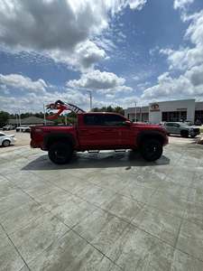 Buena Oferta para Toyota Tacoma TRD Off-Road Doble Cabina 2024 - Product Image 4