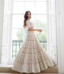 Beau Lehenga Choli le plus tendance avec broderie de fil - Product Image 1
