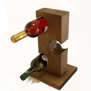 Porte-bouteille en bois élégant avec des tons de bois naturel complétant le design intérieur - Product Image 1