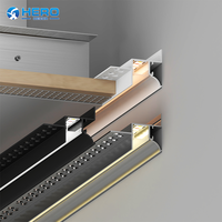 Profilé d'Extrusion en Aluminium pour Bande LED Montée en Surface de Haute Qualité, Canal Aluminium LED Hero Metal pour Bord de Plafond et Nez de Marche