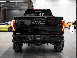 GMC Sierra 2500HD AT4 Crew Cab 4WD avec sièges en cuir 2024 d'occasion Boîte manuelle intérieur foncé - Product Image 6