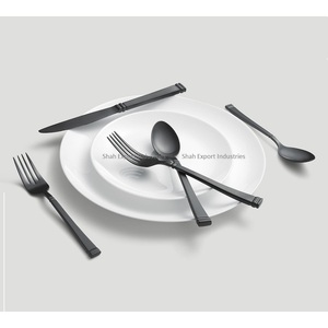 Ensemble de couverts de couleur personnalisée en acier inoxydable plaqué moderne de luxe au look royal avec poignée carrée pour mariages et hôtels - Product Image 1
