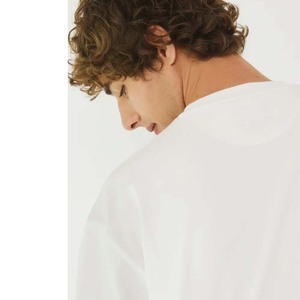 เสื้อยืดคอกลมแขนสั้นทรงหลวมสำหรับผู้ชาย - Product Image 4