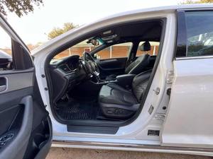 Hyundai Sonata Sport 4 portes berline 2019, en excellent état - Product Image 2