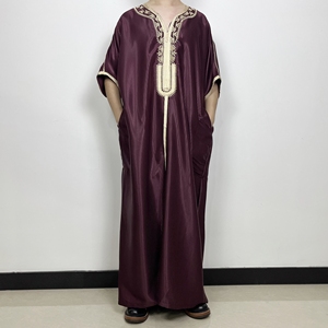 Vêtement musulman traditionnel Kaftan Robe islamique Dubaï Robe islamique pour hommes Tissu de soie brillant <span class=keywords><strong>arabe</strong></span> saoudien Robe marocaine pour hommes - Product Image 2
