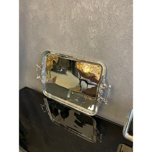 Plateau de service rectangulaire antique et brillant avec poignées design disponibles en différentes tailles Vaisselle élégante - Product Image 1