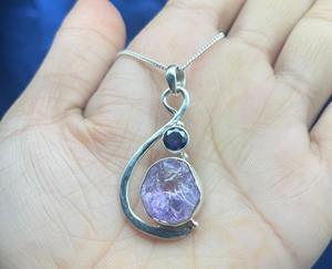 Colgante de plata de amatista cruda, colgante de piedras preciosas de granate de amatista en bruto, colgante de plata de ley 925 para mujer colgante de plata bohemio - Product Image 2