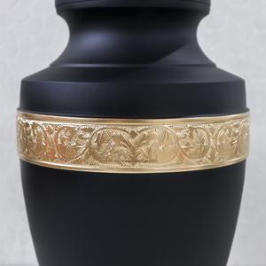 โกศเผาศพอลูมิเนียมสีดำและสีทองสำหรับเถ้ามนุษย์ทำด้วยมือสำหรับเก็บขี้เถ้าอลูมิเนียมทองเหลืองโกศเผาศพโกศอินเดีย - Product Image 5