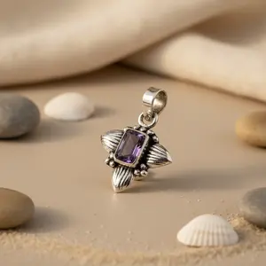 Colgante de Plata de Ley 925 con Amatista para Mujer - Amuleto Religioso con Piedra Preciosa - Product Image 3