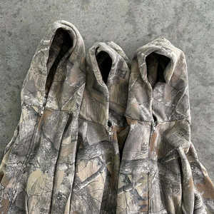 Hoodie Streetwear Homme Personnalisé en Coton Tricoté 100% Brodé Perlé Écologique pour l'Automne – Fabrication Numérique Intégrale par un Fabricant de Vêtements - Product Image 5