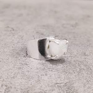 Anillo de Plata de Ley 925 Hecho a Mano con Piedra Lunar Arcoíris Natural, Anillo de Banda Ancha con Piedra de Nacimiento de Junio para Mujer - Product Image 2
