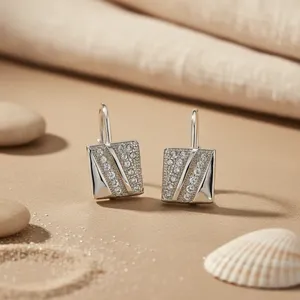 Boucles d'oreilles élégantes en argent 925 avec zircon cubique, bijoux en cristal pour femmes, à porter au quotidien - Product Image 1