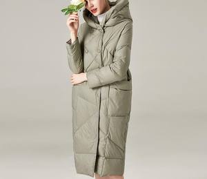 Veste d'hiver personnalisée pour femmes en gros manteaux de canard courts et chauds col à capuche coupe-vent grande taille coton imperméable respirant - Product Image 6