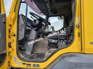 Camión Volquete Ligero Diésel Euro 3 6x4 Renault Kerax 380.26 Usado del 2004 con Caja de Volteo de Tres Lados - Product Image 5