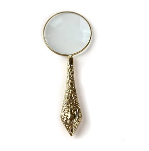 Lupa de mano de latón de inspiración vintage con lupa de mango de metal para lectura de personas mayores y exploración de la naturaleza para niños. - Product Image 1