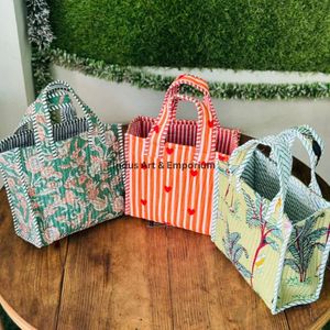 Sac fourre-tout mini réversible en coton matelassé imprimé à la main, écologique, durable, robuste, pour les courses - Product Image 5