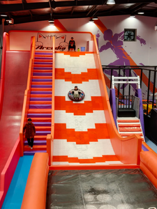 Équipement de parc d'aventure intérieur haut de gamme : Piste de karting, parcours de cordes, toboggan tubulaire, machine de jeu d'arcade, divertissement personnalisé - Product Image 2