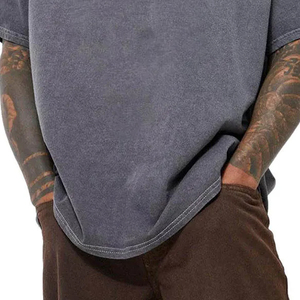 Camiseta de gran tamaño de algodón 100% 400GSM lavada con ácido Vintage para hombre, camiseta en blanco desgastada con logotipo personalizado, Camiseta con estampado personalizado - Product Image 5