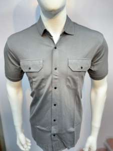 Chemise décontractée à manches courtes en tissu Dobby de qualité supérieure pour hommes, teinte unie, anti-rides, respirante, en polyester/coton, avec double poche à rabat - Product Image 4