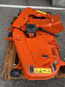 ซื้อเครื่องตัดหญ้าแบบนั่งขับ Kubota GR2120 ดีเซล 4WD พร้อมถังเก็บหญ้า จากผู้จำหน่ายรถแทรกเตอร์สำหรับสวนเชิงพาณิชย์ - Product Image 5