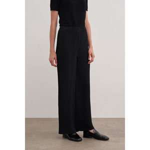 Jupe-pantalon élastiquée à taille haute et jambes larges, noire - Product Image 5
