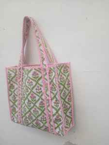 Sac fourre-tout matelassé en coton imprimé bloc à main sac à provisions de marketing de fantaisie avec poignées pour cadeaux - Product Image 3