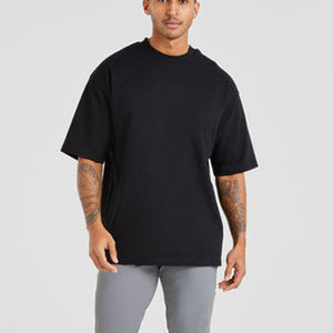 Camiseta de gran tamaño para hombre, diseño de logotipo personalizado, camiseta ligera con cuello redondo y hombros caídos para hombre - Product Image 1