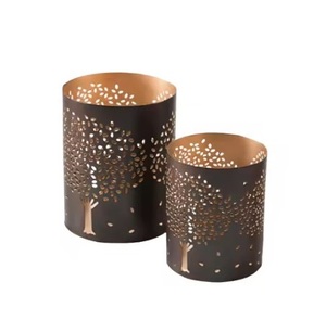 Votive classique en métal pour bougies, parfaite pour la décoration intérieure, les fêtes ou les tables romantiques - Product Image 1