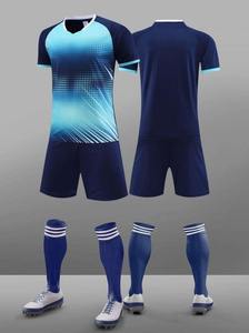 Camiseta deportiva transpirable de poliéster de alta calidad para hombre, conjunto de uniforme de fútbol Deportivo con sublimación personalizada y su nombre de marca - Product Image 6