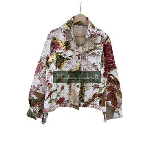 Veste matelassée en coton Kantha à imprimé floral style denim broderie bouton tricoté longueur régulière manteau de maison fait main vente en gros - Product Image 1