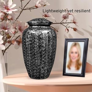 Urne funéraire en aluminium fabriqué à la main en argent noir pour adultes souvenir de cendres funéraires durables sécurisées taille personnalisée - Product Image 2
