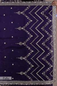 คอลเลกชันส่าหรีผ้าไหมทริบบี้หนักและโมโนผ้าไหม Bangalore งานฝีมือที่ประณีตสำหรับผู้ค้าปลีก - Product Image 3