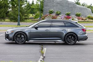 Audi RS6 Avant Performance 2025 d'occasion, 2 000 milles, V8 biturbo de 621 ch, très bien équipée, freins en céramique - Product Image 3