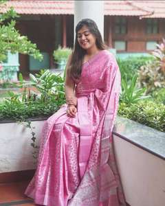 Hermoso Sari de seda india tradicional con pallu rico y trabajo jacquard estirable para fiestas de verano e invierno - Product Image 4