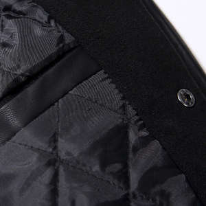 Veste de baseball surdimensionnée noire tendance pour hommes, veste d'hiver chaude à capuche, vêtements de rue, col montant, décoration brodée - Product Image 5