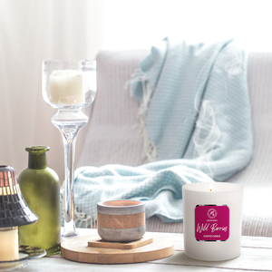 Bougie parfumée Aromatika aux baies sauvages en cire de soja, écologique, longue durée, pot blanc mat, collection maison, aromathérapie haut de gamme - Product Image 3