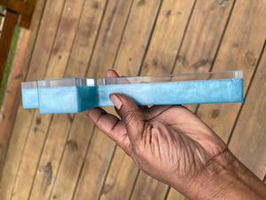 Croix d'église en résine époxy découpée avec des bords lisses et des couleurs vibrantes, de haute qualité - Product Image 6